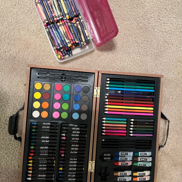 Art/School Supplies - Picture 2 of 4